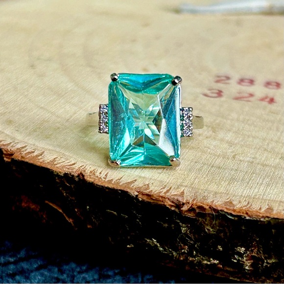 Jewelry - Luxury CZ Diamond Accented Large Square Gemstone Bright Shiny Ring Size 8